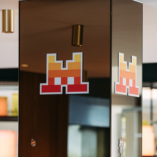 Mistral logo on a pillar.